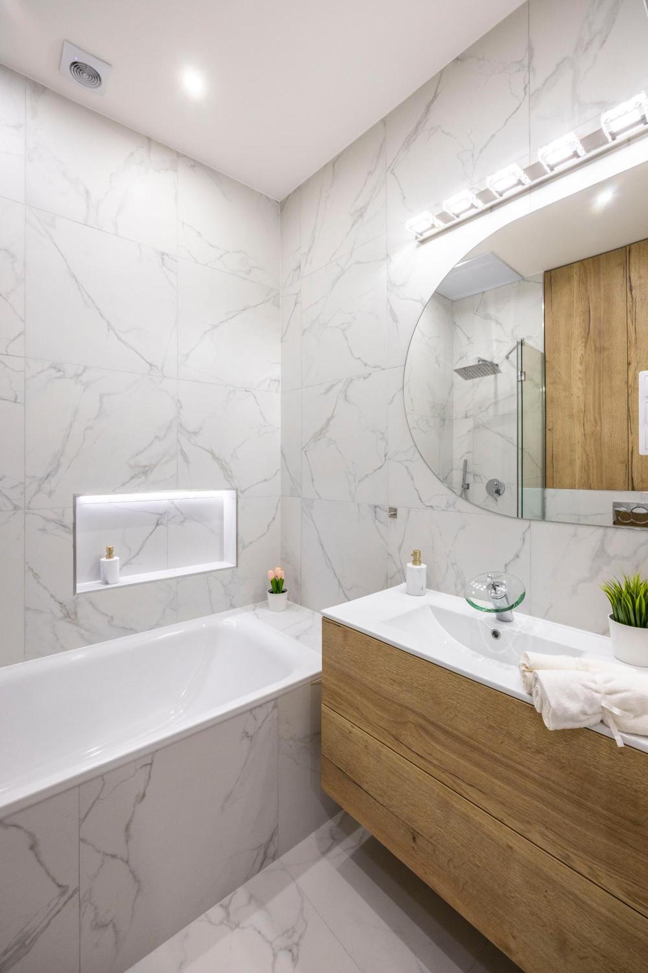 Luxurious Central 4Bedrm 3Bathrm Residence W/ Balcony Будапеща Екстериор снимка