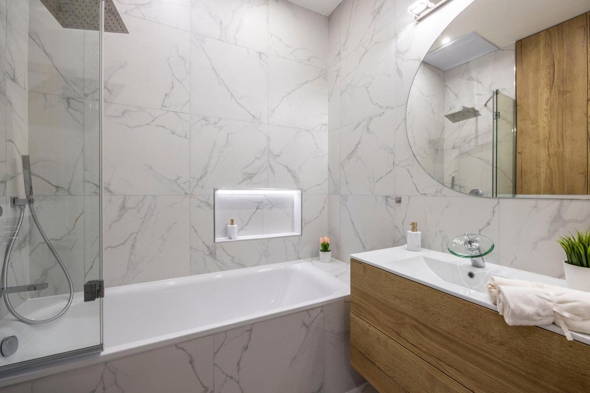 Luxurious Central 4Bedrm 3Bathrm Residence W/ Balcony Будапеща Екстериор снимка