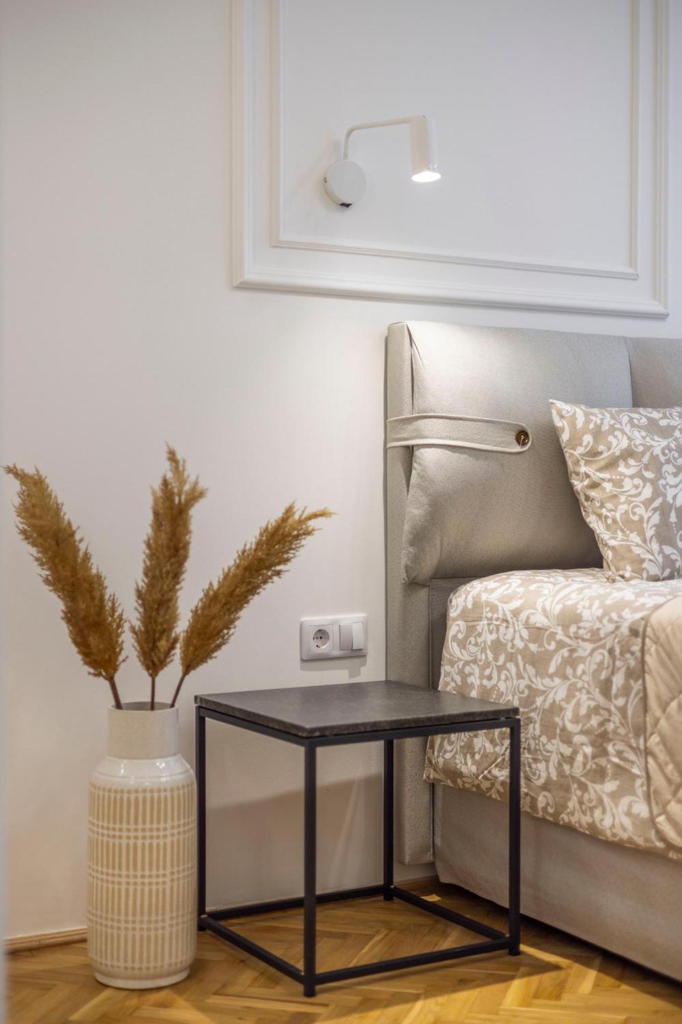 Luxurious Central 4Bedrm 3Bathrm Residence W/ Balcony Будапеща Екстериор снимка