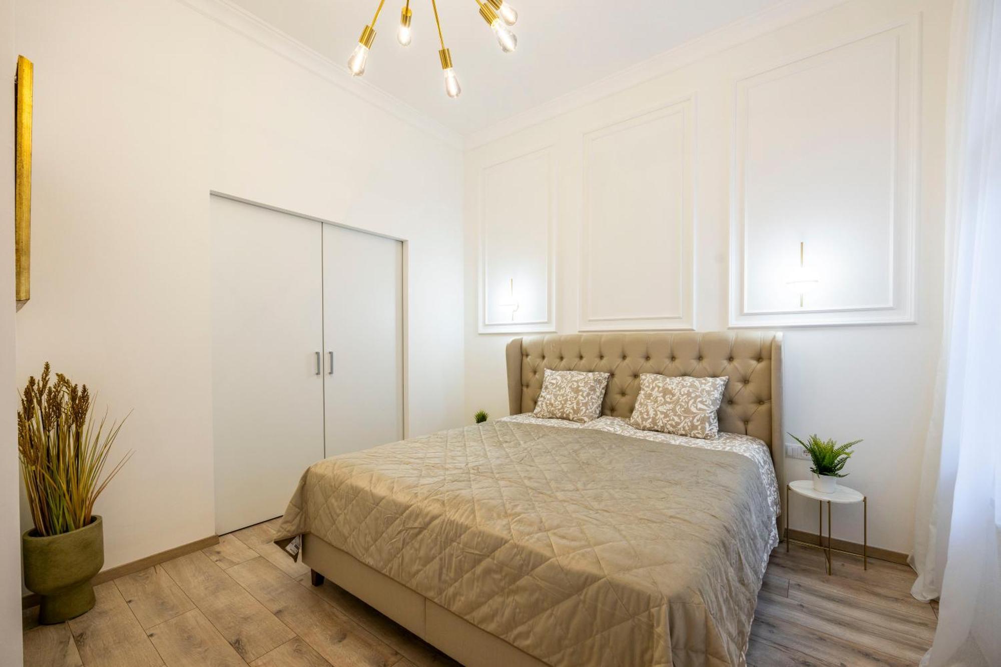 Luxurious Central 4Bedrm 3Bathrm Residence W/ Balcony Будапеща Екстериор снимка