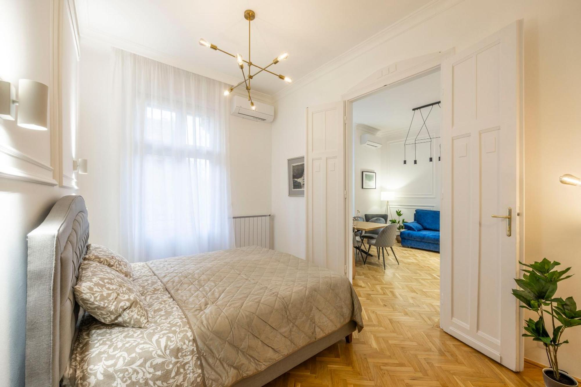 Luxurious Central 4Bedrm 3Bathrm Residence W/ Balcony Будапеща Екстериор снимка